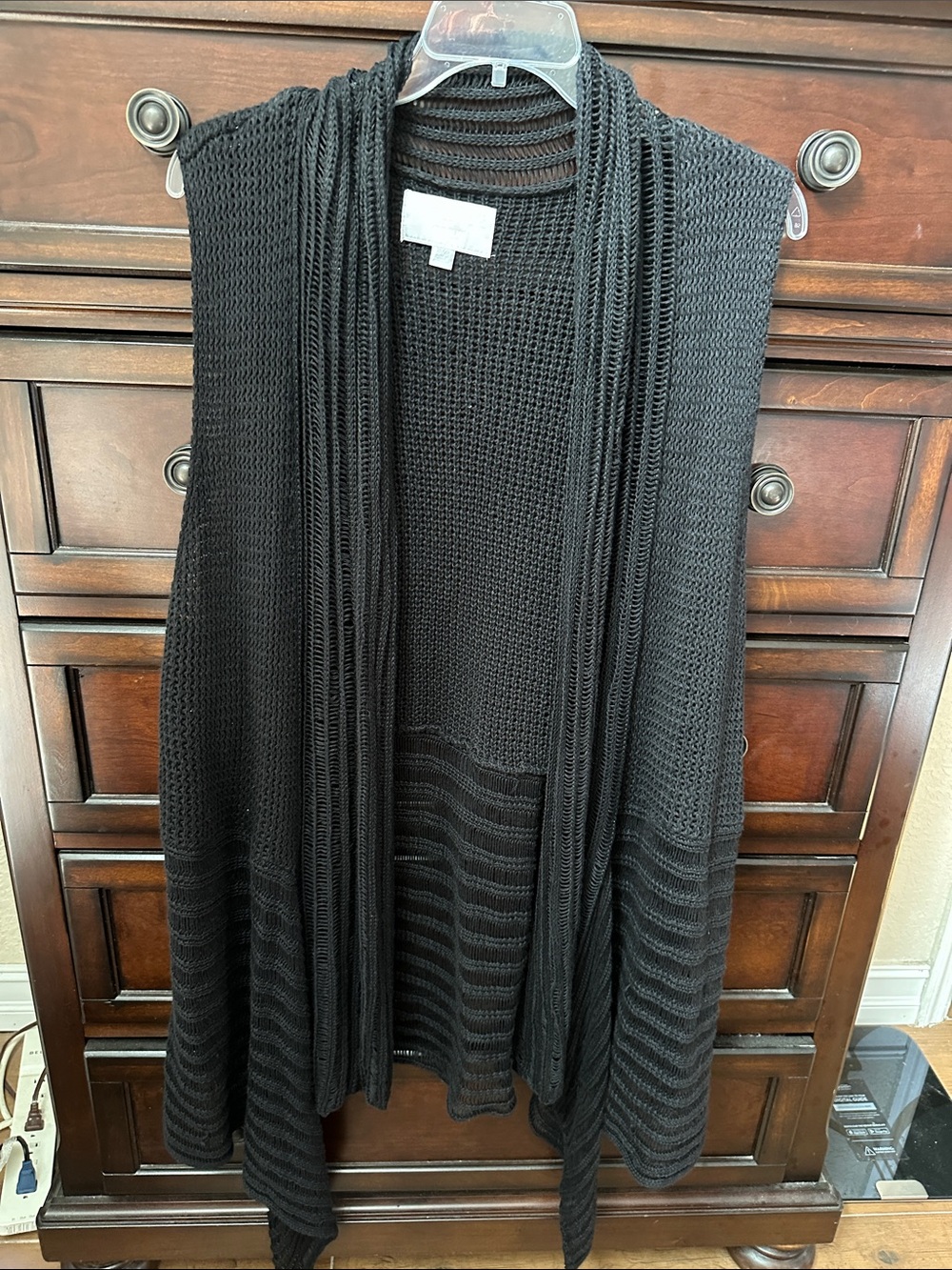 Avenue Black Open-Front Sleeveless Knit Cardigan Vest